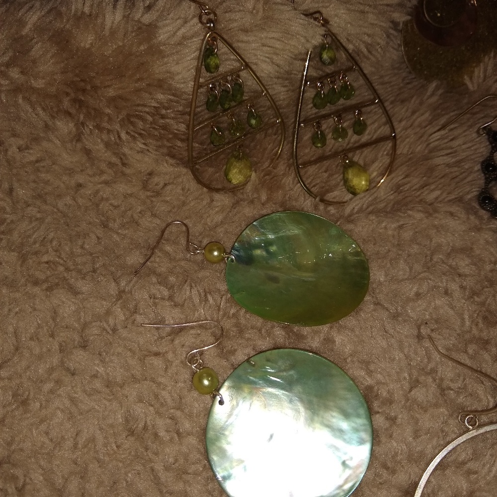 Earring bundle - Picture 3 of 4